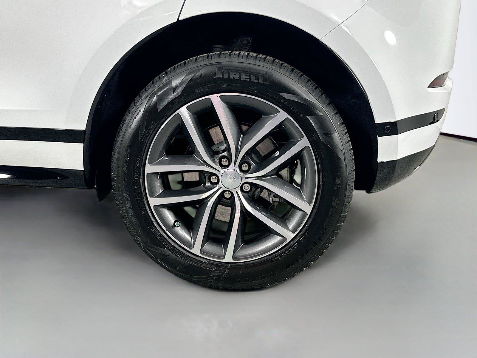 Certified 2026 Land Rover Range Rover Evoque Dynamic SE AWD/4WD image 31