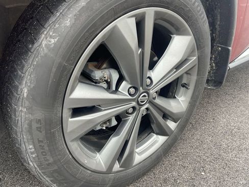 Used 2019 Nissan Murano Platinum w/ Cargo Package image 2