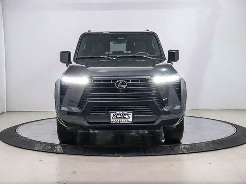 Used 2024 Lexus GX 550 w/ Accessory Package (Z1) AWD/4WD image 6