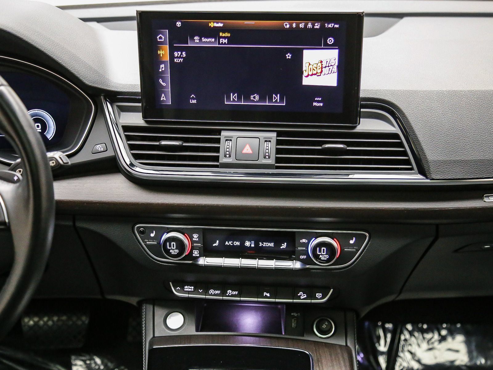 Used 2022 Audi Q5 2.0T Premium Plus w/ Premium Plus Package AWD/4WD image 14