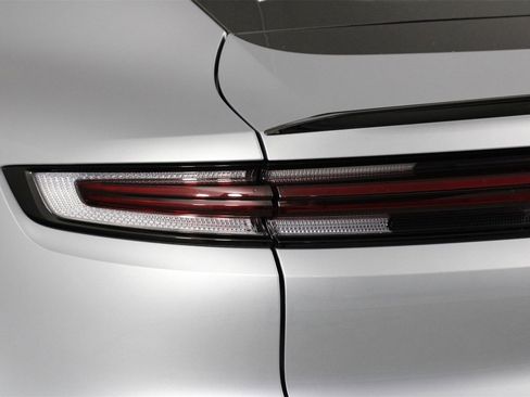 Used 2025 Porsche Cayenne S image 21