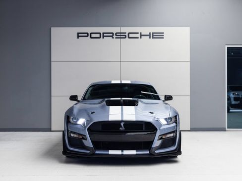 Used 2022 Ford Mustang Shelby GT500 w/ Technology Package RWD image 10
