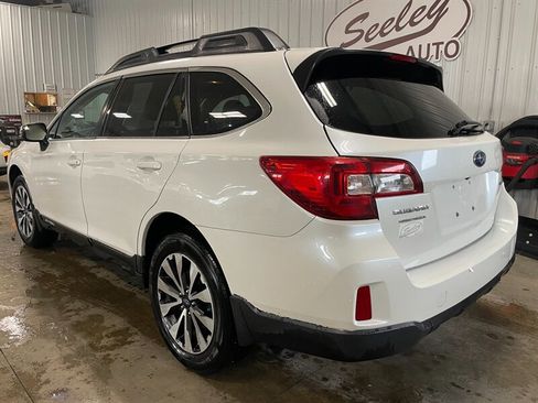 Used 2015 Subaru Outback 2.5i Limited image 3