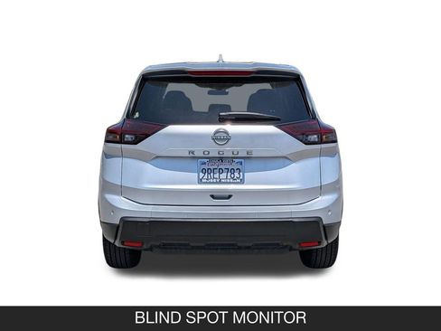 Used 2025 Nissan Rogue SV FWD image 9