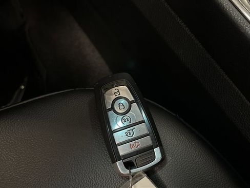 Used 2022 Ford Edge SEL w/ Convenience Package image 29