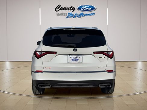 Used 2023 Acura MDX SH-AWD w/ Advance Package image 11