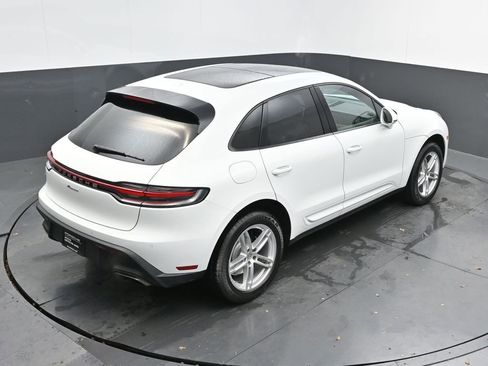 Certified 2022 Porsche Macan image 34