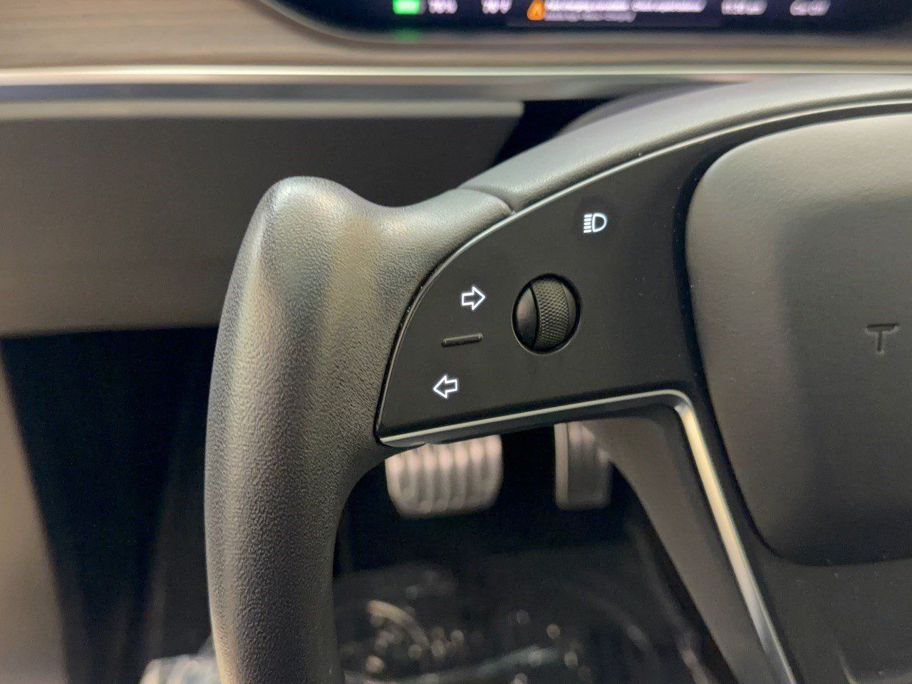 Used 2023 Tesla Model X AWD/4WD image 18