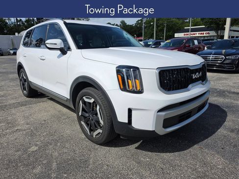 Used 2024 Kia Telluride EX w/ EX Captain's Chair Package FWD image 6