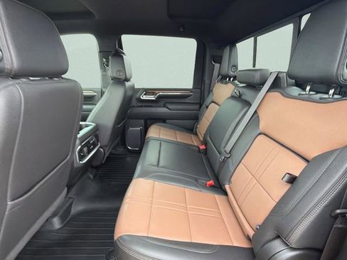 Used 2024 Chevrolet Silverado 3500 High Country AWD/4WD image 17