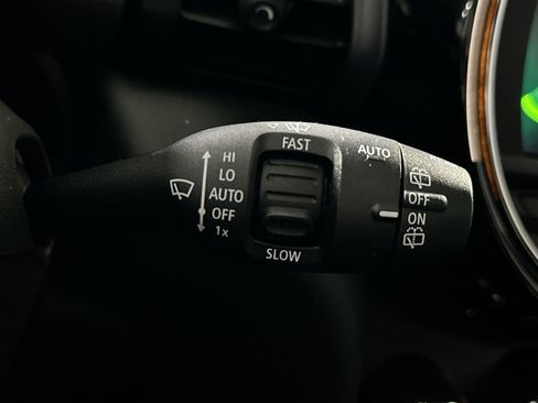 Used 2021 MINI Cooper 4-Door Hardtop image 28