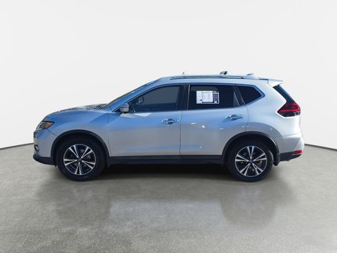Used 2019 Nissan Rogue SV w/ Sun & Sound Touring Package image 8