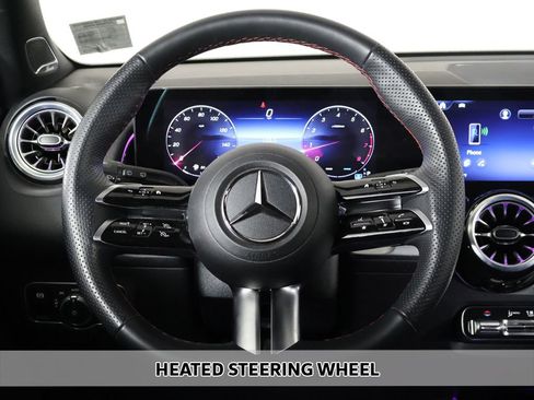 Used 2025 Mercedes-Benz GLB 250 4MATIC image 6