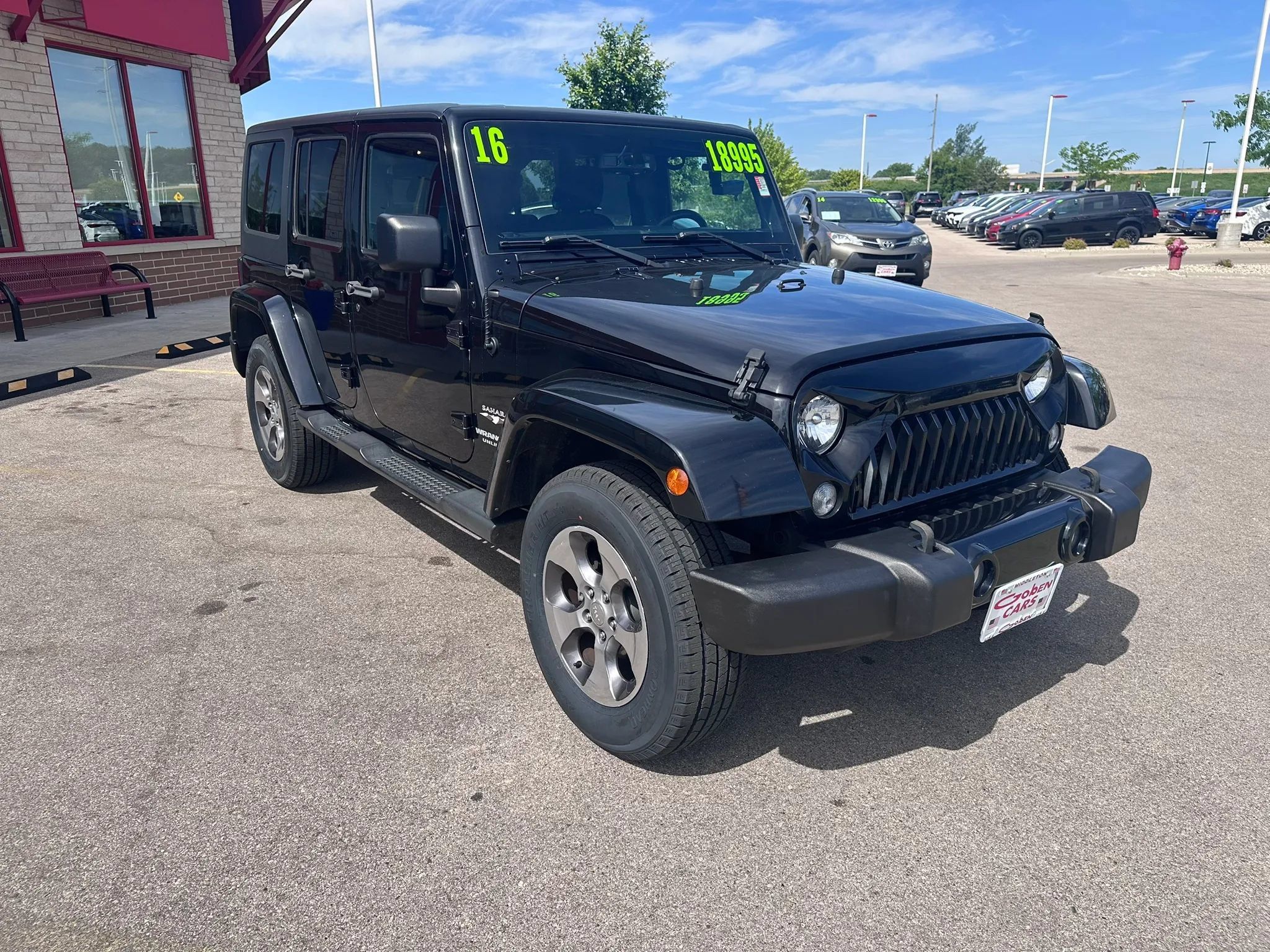 Used 2016 Jeep Wrangler Unlimited Sahara w/ Connectivity Group AWD/4WD image 3