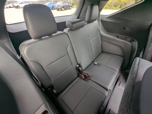 New 2026 Chevrolet Traverse RS w/ LPO, Floor Liner Package image 15