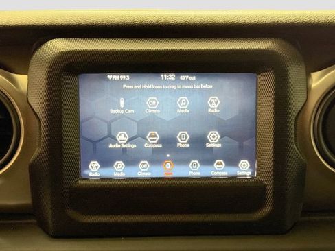 Used 2018 Jeep Wrangler Unlimited Sport S image 13