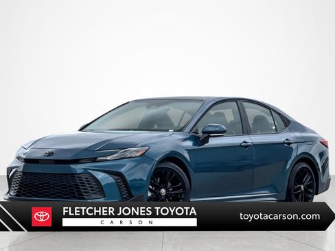 Certified 2025 Toyota Camry SE image 1