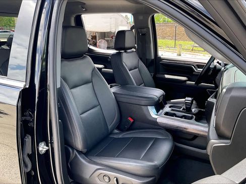 Used 2023 Chevrolet Silverado 1500 LTZ w/ Technology Package AWD/4WD image 9