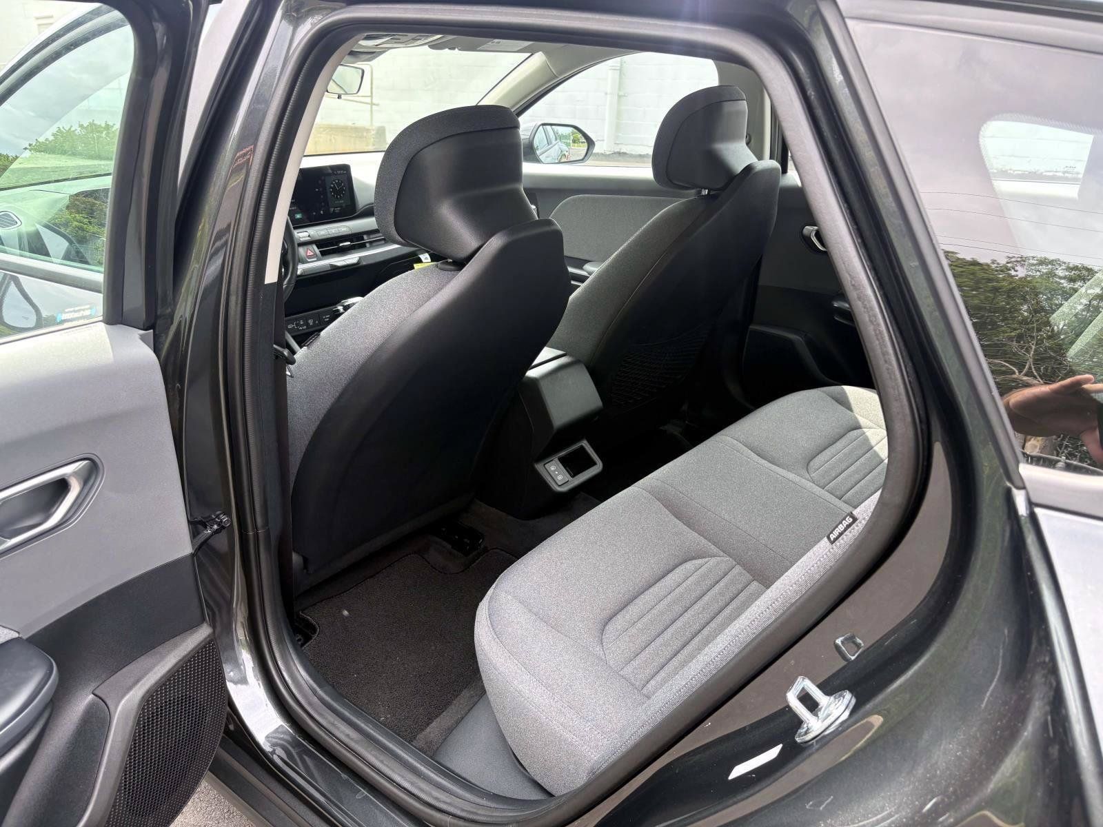 Certified 2025 Kia K4 EX FWD image 27