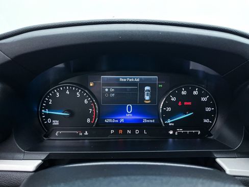 Used 2023 Ford Explorer XLT image 30