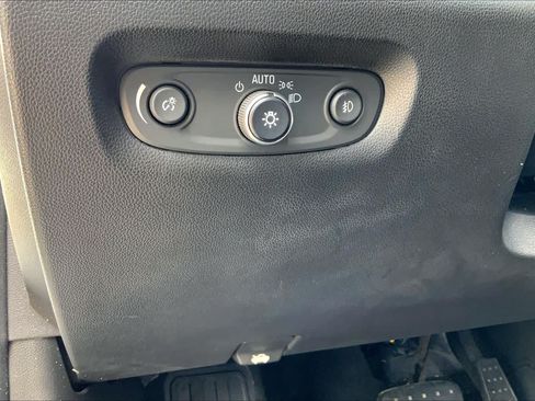 Used 2018 Chevrolet Traverse Premier w/ Redline Edition AWD/4WD image 35