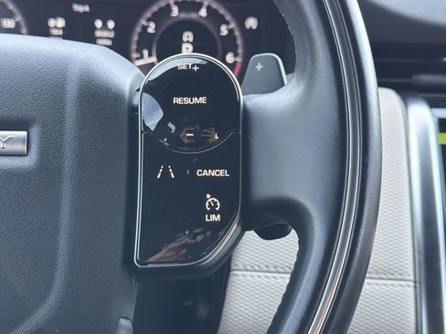 Used 2020 Land Rover Discovery Sport SE R-Dynamic image 16