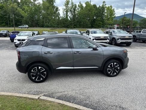 Certified 2025 Nissan Kicks SV AWD/4WD image 21