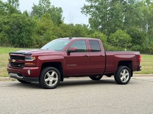 Used 2017 Chevrolet Silverado 1500 LT w/ All Star Edition AWD/4WD image 30