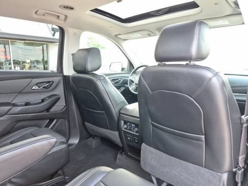 Used 2018 Chevrolet Traverse Premier w/ Driver Confidence II Package FWD image 20
