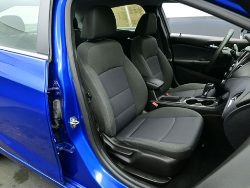 Used 2019 Chevrolet Cruze LT w/ Convenience Package image 13