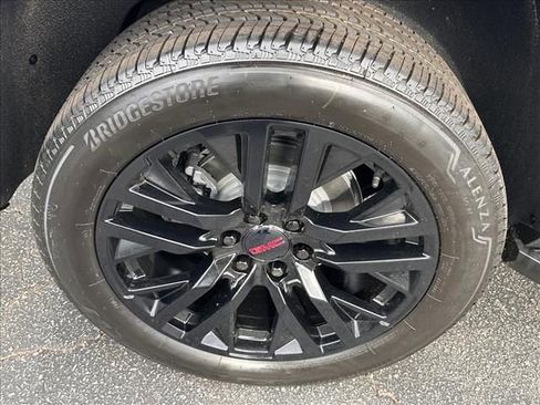 New 2026 GMC Yukon Elevation image 12
