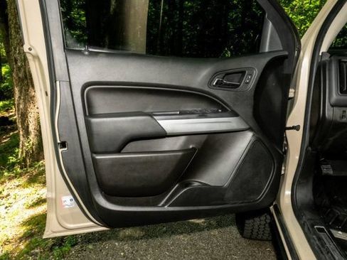 Used 2022 Chevrolet Colorado ZR2 AWD/4WD image 19