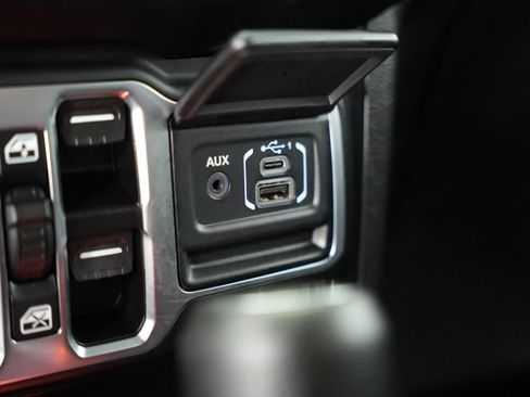 Used 2023 Jeep Gladiator Sport AWD/4WD image 26