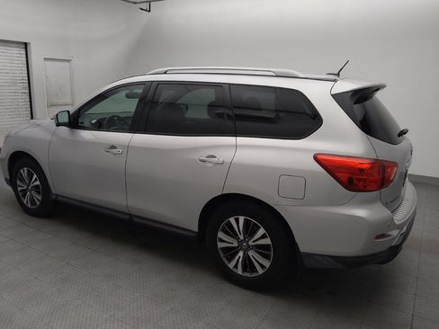 Used 2017 Nissan Pathfinder SL w/ SL Tech Package FWD image 3