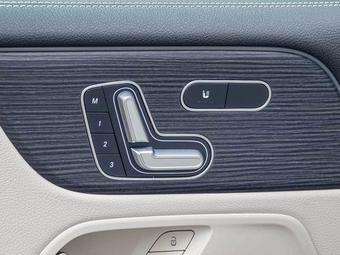 Certified 2025 Mercedes-Benz EQB 300 4MATIC image 21