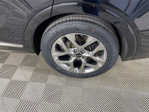 Used 2019 Kia Sorento SX image 22