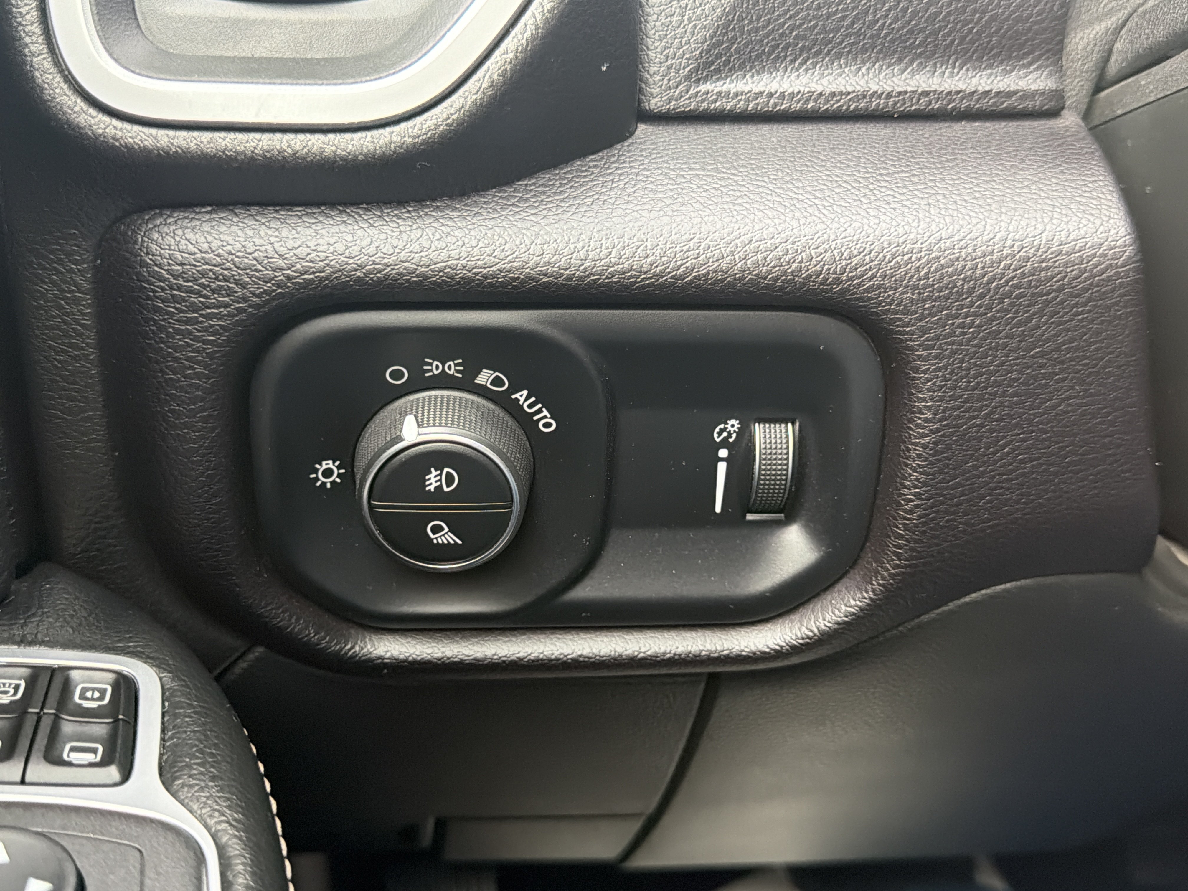 Used 2024 RAM 2500 Big Horn AWD/4WD image 29