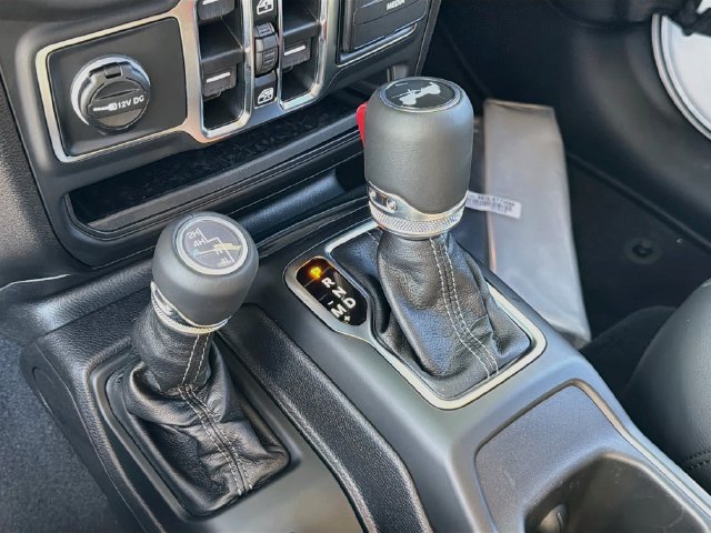 New 2027 Jeep Wrangler Unlimited Sahara AWD/4WD image 17