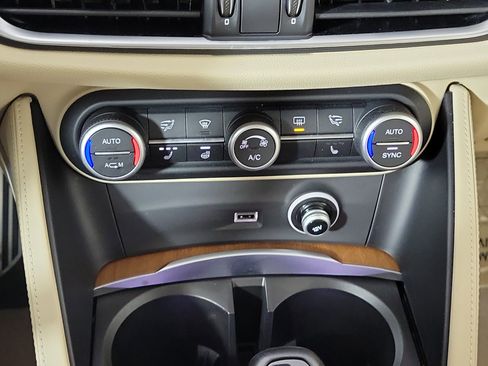 Used 2019 Alfa Romeo Stelvio Ti Lusso w/ Quick Order Package 22X Lusso image 21