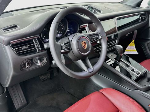 New 2026 Porsche Macan AWD/4WD image 4