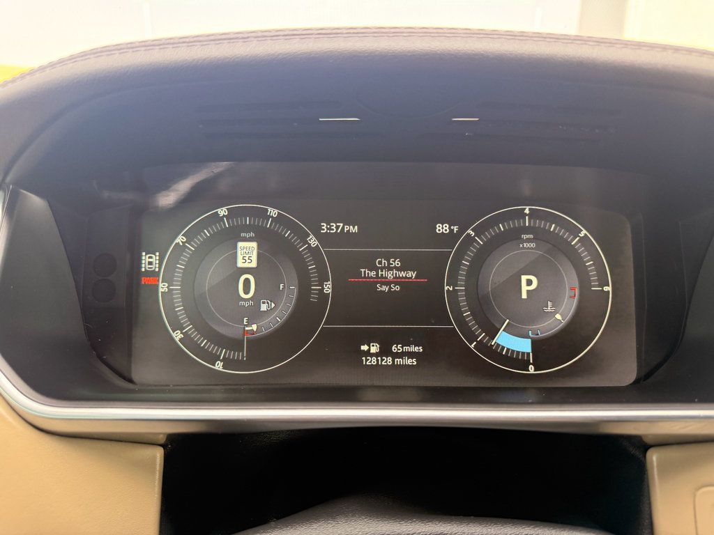 Used 2017 Land Rover Range Rover HSE AWD/4WD image 16