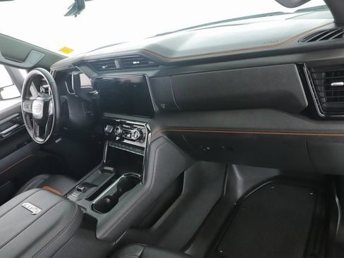 Used 2025 GMC Sierra 2500 AT4 w/ AT4 Premium Plus Package image 32