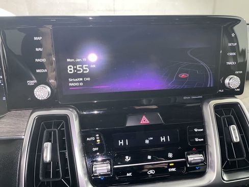 Used 2023 Kia Sorento EX w/ Panoramic Sunroof Package image 18