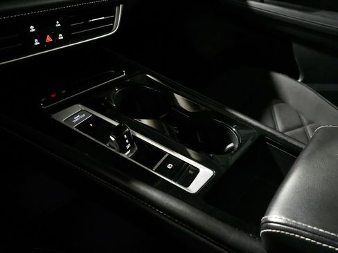 Used 2024 Volkswagen Atlas SE image 21