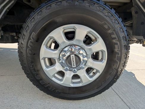 Used 2024 Ford F250 XLT image 41