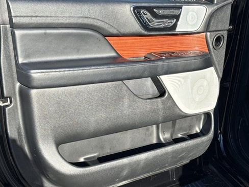 Used 2018 Lincoln Navigator L Reserve w/ Technology Package image 14