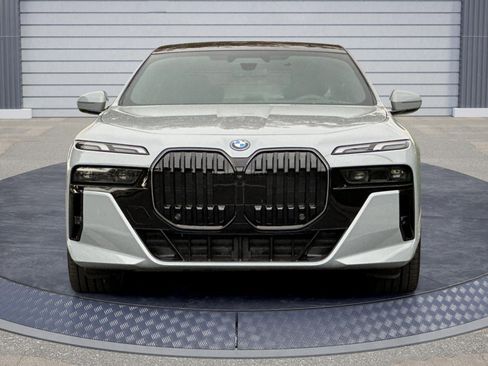 New 2026 BMW i7 xDrive60 image 2