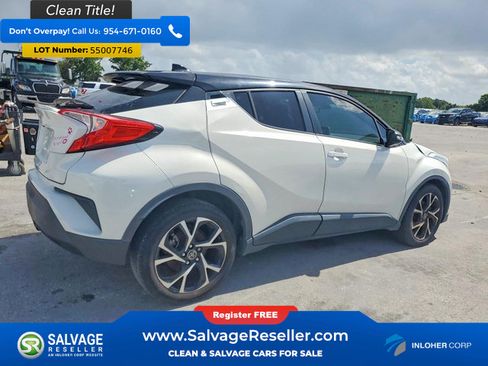 Used 2019 Toyota C-HR XLE FWD image 4