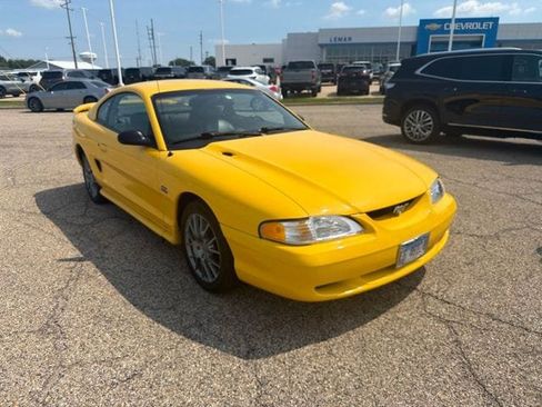 Used 1995 Ford Mustang Coupe RWD image 1