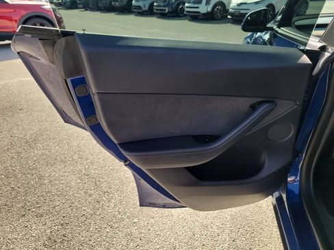 Used 2021 Tesla Model Y Long Range AWD/4WD image 11